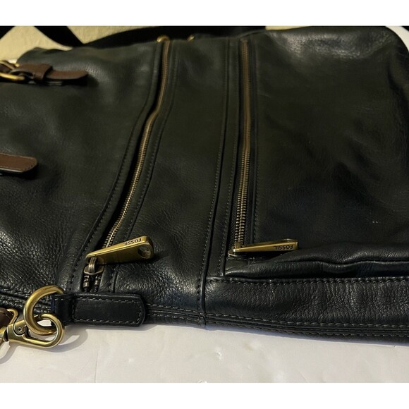 Fossil Explorer XL Black Leather Fold Over Crossbody Hobo Tote Shoulder Bag - Picture 6 of 16